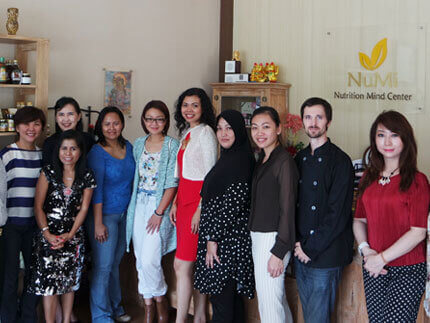 Foto bersama peserta, tim NuMi dan rekan sejawat